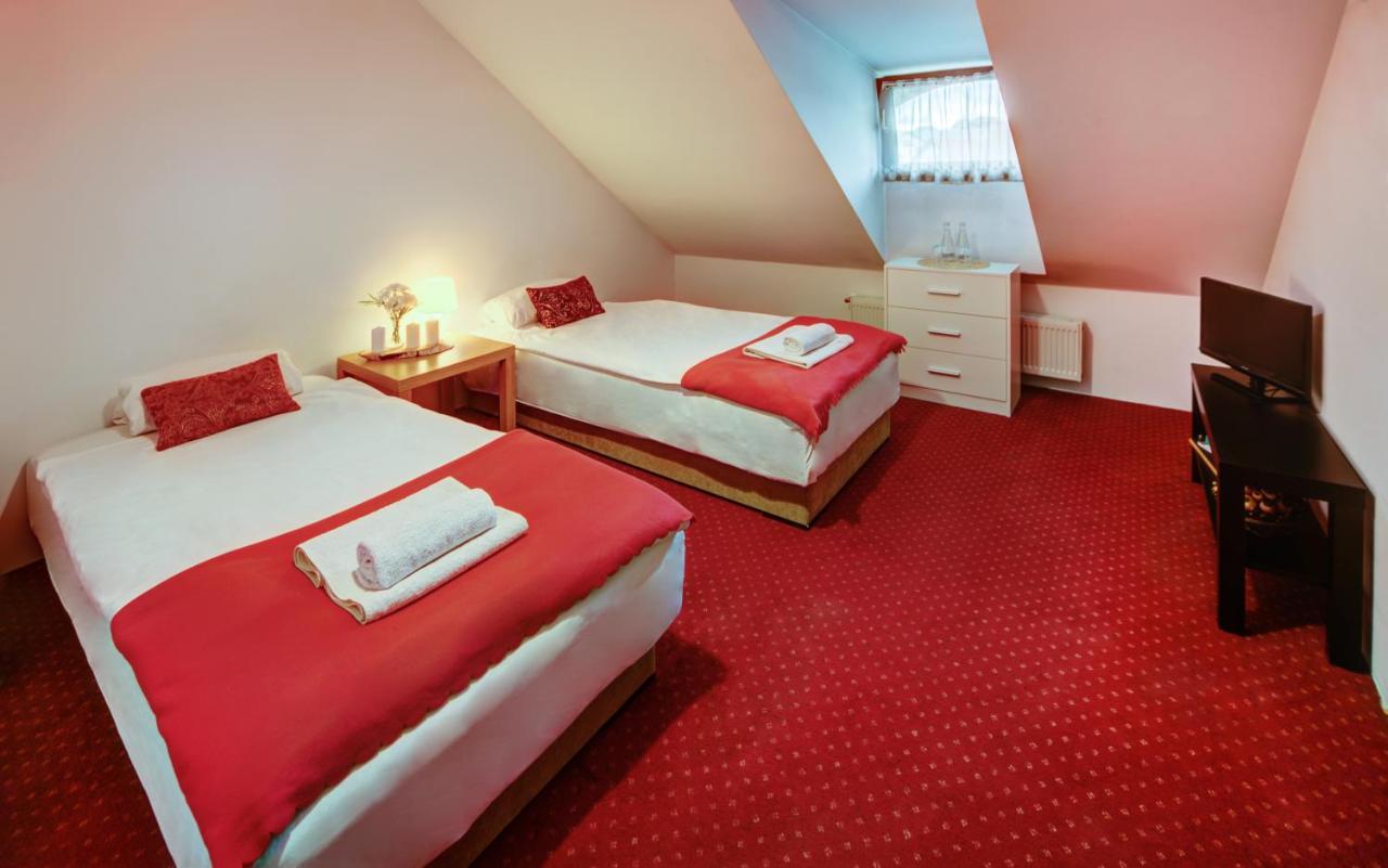 Bed and Breakfast Restauracja Sidlo Жуково Экстерьер фото