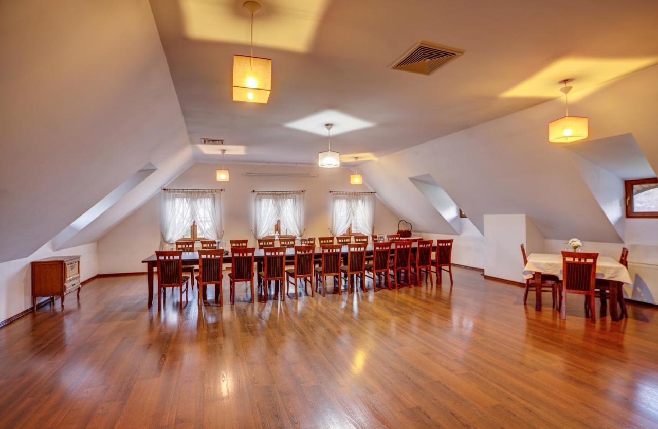 Bed and Breakfast Restauracja Sidlo Жуково Экстерьер фото